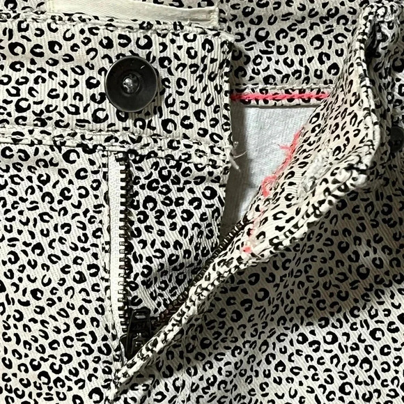 Roxy Cheetah Print Denim  Cut-Off Shorts - Picture 6 of 16